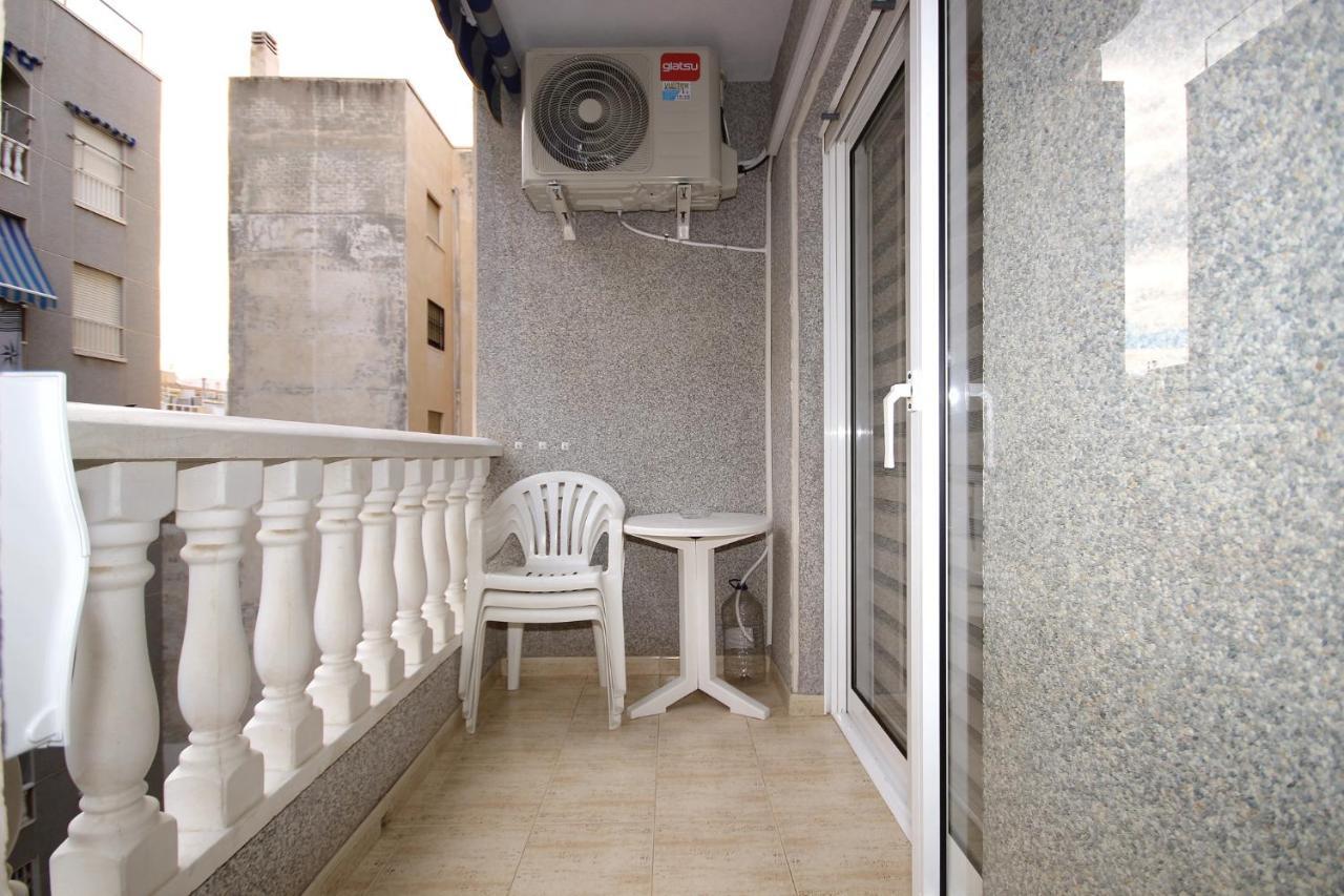 Del Cura Beach Apartment Torrevieja Bagian luar foto